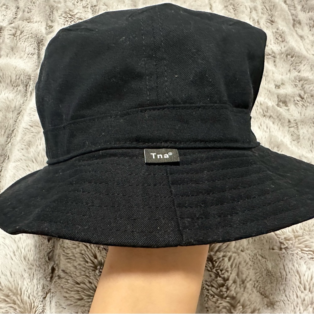 Aritzia TNA Banded Bucket Hat